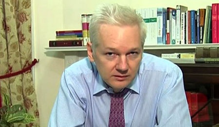 Nhà sáng lập WikiLeaks bị bỏng da do đèn cực tím - 1 Nhà sáng lập WikiLeaks bị bỏng da do đèn cực tím