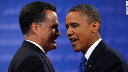 Vì sao người Trung Quốc, Nhật Bản muốn ông Obama tái đắc cử? - 1 Ông Obama (phải) và Romney bắt tay nhau trong cuộc tranh luận cuối.