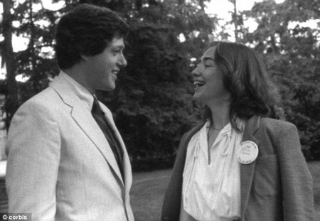 Hé lộ ảnh ngoại trưởng Mỹ Hillary Clinton "nhí nhảnh" năm 22 tuổi - 7 Hé lộ ảnh ngoại trưởng Mỹ Hillary Clinton năm 22 tuổi