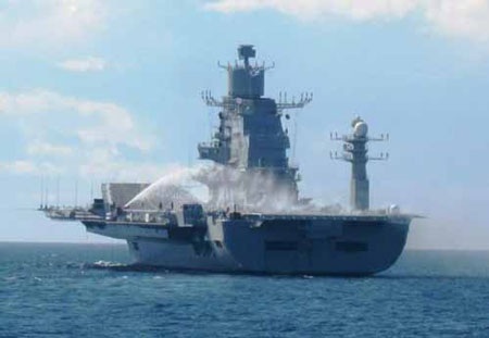 Không quân hạm vượt trội so với Liêu Ninh và INS Vikramaditya - 2 Tàu sân bay INS Vikramaditya của hải quân Ấn Độ