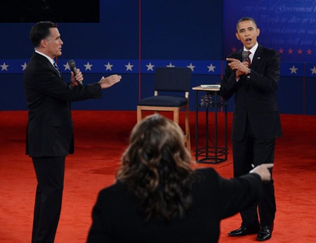 Obama-Romney “nổi nóng” trong trận “tái chiến” - 2 Hai ứng cử viên liên tục ngắt lời nhau và cáo buộc nhau không trung thực trong cuộc tranh luận.