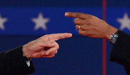 Obama-Romney “nổi nóng” trong trận “tái chiến” - 3 Cuộc tranh luận diễn ra căng thẳng khi có lúc hai ứng viên chỉ tay vào nhau.