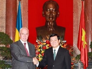 VN có vị trí quan trọng trong đối ngoại của Ukraine - 1 Chủ tịch nước Trương Tấn Sang tiếp Thủ tướng Azarov. (Ảnh: Nguyễn Khang/TTXVN)