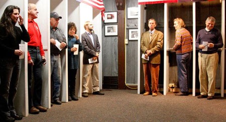 Cử tri Mỹ xếp hàng đi bỏ phiếu