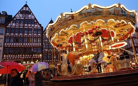 Thăm hội chợ Giáng sinh đẹp nhất và lâu đời nhất thế giới