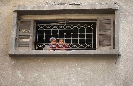 Trẻ em giữa làn đạn Israe l- Gaza