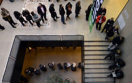 Cử tri Mỹ xếp hàng đi bỏ phiếu