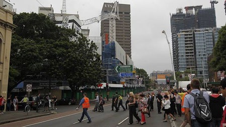 Sydney: Hoảng loạn vì cần trục bốc cháy và đổ sập - 2 Lửa bùng lên ở buồng lái của cần trục tại một địa điểm xây dựng ở trường đại học Công nghệ