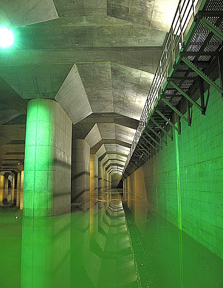 Đường hầm hay còn được mệnh danh là dòng sông ngầm dài 6,3km.