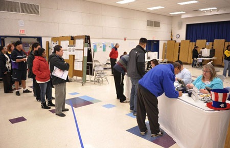 Những hình ảnh xếp hàng tại điểm bỏ phiếu ở Washington DC.