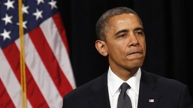 Obama tới thăm Newtown sau vụ xả súng đẫm máu ngày 14/12 vừa qua.