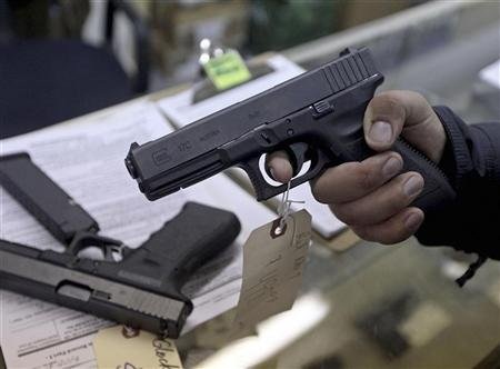 Mỹ: Nổ súng ở bang Pennsylvania, 4 người chết - 1 Các giới chức nói vụ nổ súng xảy ra trên một đoạn đường tại thị trấn Frankstown, cách thủ phủ