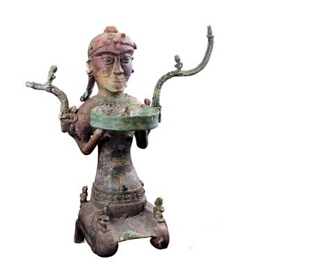 Độc đáo trưng bày “Đèn cổ Việt Nam”