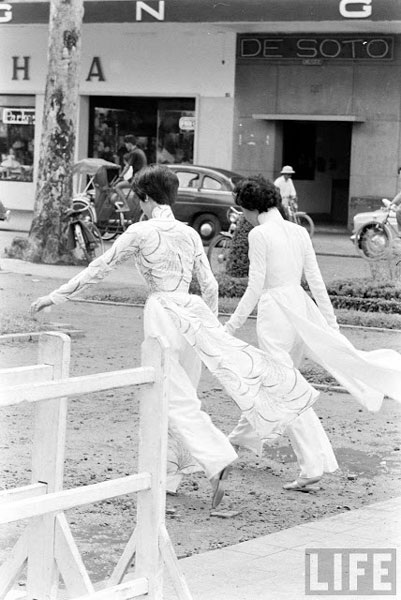 Tà áo dài trên đường phố Sài Gòn nửa thế kỷ trước - 14 Vũ Quý