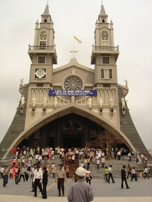 Bầu Giáo hoàng - Kỳ 2: Gian nan chức chủ chăn - 2 Nhà thờ chính tòa Thái Bình.