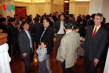 Ấm cúng Tết Việt trên đất Mỹ - 3 Ca sĩ Nguyệt Anh hát phục vụ đồng bào nhân Tết cổ truyền của dân tộc