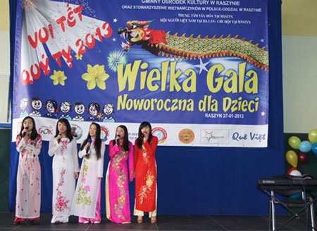 Kiều bào các nước đón Tết Quý Tỵ sớm - 5 (Ảnh: Queviet,pl)