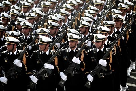 Quân đội Iran tuyên bố “thừa sức” phá hủy Israel - 1 Cuộc diễu binh mừng ngày quân đội Iran tại Tehran.