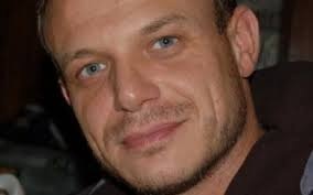 Pháp sốc trước 2 cái chết trong một chương trình truyền hình thực tế - 1 Thierry Costa đã tự sát do áp lực của dư luận.