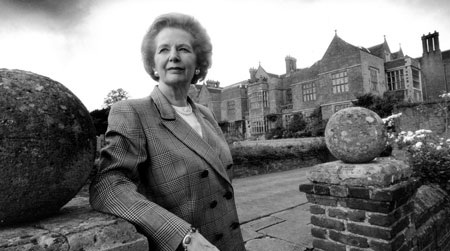 Cuộc đời bà đầm thép nước Anh qua ảnh