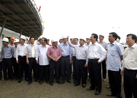 Thủ tướng thăm Trung đoàn Không quân 910