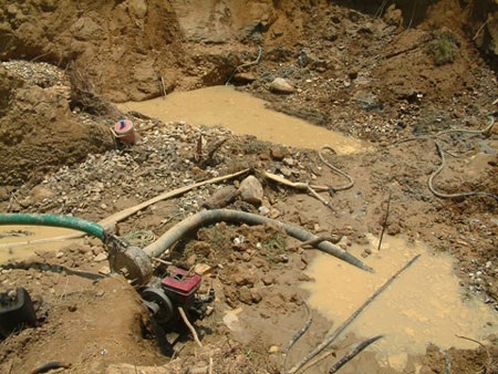 Ngạt khí, 3 phu vàng tử nạn trong hầm sâu - 3 Bãi vàng Phước Sơn bị lực lượng công an truy đuổi