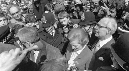 Cuộc đời bà đầm thép nước Anh qua ảnh