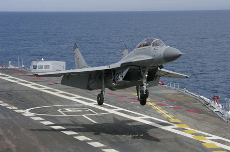 Ấn Độ đủ sức vào top 3 cường quốc không quân thế giới? - 10 Máy bay tiêm kích hạm MiG-29K do Nga sản xuất