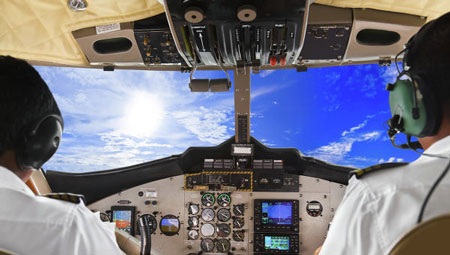 Máy bay Nga bị tấn công laser - 1 Tuy nhiên, hãng tin