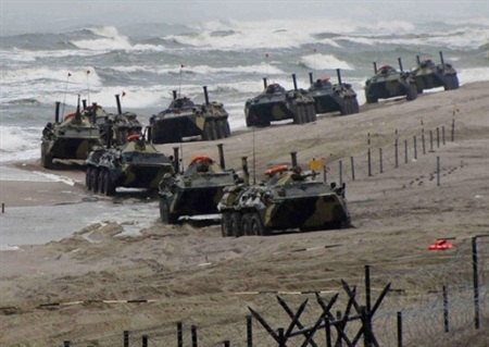 Vượt hàng rào vật cản trên địa hình.