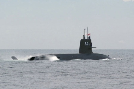 Báo Trung Quốc "mách" kế PLA đối đầu Mỹ-Nhật - 3 Mô hình chiếc tàu sân bay 22DDH của Nhật Bản trên tờ Hoàn Cầu.