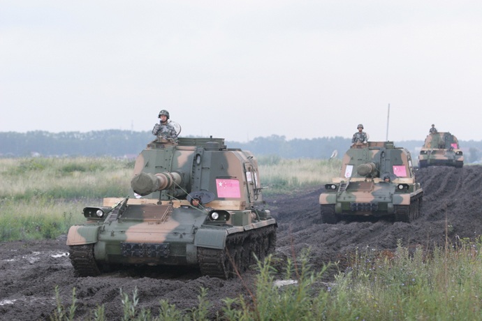 Trung Quốc phô diễn sức mạnh quân sự tại Nga