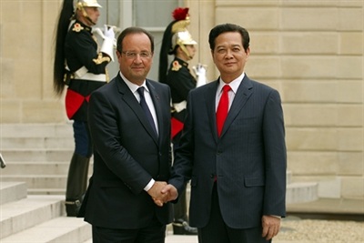 Từ Paris đến New York: Bay cao Việt Nam - 1 Thủ tướng Nguyễn Tấn Dũng và Tổng thống Pháp Francois Hollande. Ảnh: VGP/Nhật Bắc.
