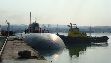 Nga: Cháy tàu ngầm hạt nhân ở vùng Viễn Đông - 1 Tàu ngầm hạt nhân K-150 Tomsk của Nga