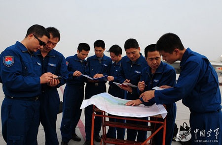 Trung Quốc khoe ảnh chiến đấu cơ tiếp liệu trên không - 6 Trung Quốc khoe ảnh chiến đấu cơ tiếp liệu trên không