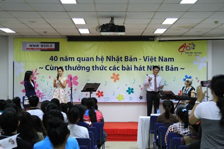 Lan Phương học hát tiếng Nhật, thắt chặt 40 năm quan hệ Việt-Nhật - 2 Lan Phương học hát tiếng Nhật kỷ niệm 40 năm quan hệ Việt-Nhật