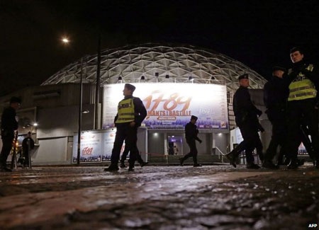 Palais des Sports là một trong những trung tâm biểu diễn lớn nhất Paris, có sức chứa 4.500 người.