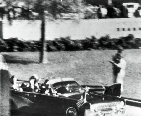Khoảnh khắc Tổng thống Kennedy bị nhắm bắn - 11 Khoảnh khắc Tổng thống Kennedy bị nhắm bắn