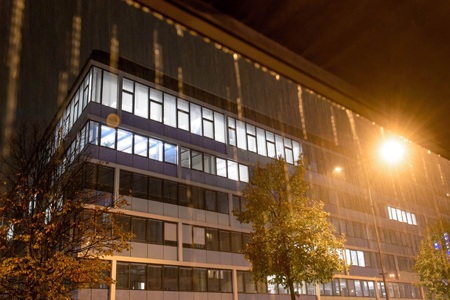 Đàm phán hạt nhân Iran đổ vỡ vì sao? - 2 Tòa nhà nơi diễn ra đàm phán tại Geneva. Ảnh: AFP-TTXVN