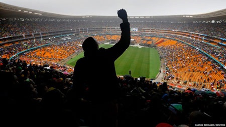 Buổi lễ tưởng niệm cố Tổng thống Mandela diễn ra từ 11 giờ sáng đến 3 giờ chiều, giờ địa phương.