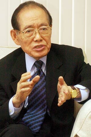 Jang Song-thaek từng âm mưu giết cha của ông Kim Jong-un - 2 Hwang Jang-yop