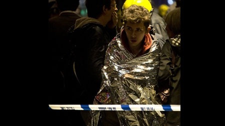 Sập mái nhà hát ở London, 88 người bị thương - 4 Tất cả các đơn vị khẩn cấp