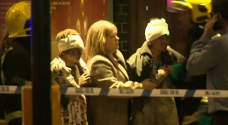 Sập mái nhà hát ở London, 88 người bị thương - 3 Theo BBC, tổng cộng 51 người đã được đưa tới viện, nhưng không ai bị nguy kịch đến tính mạng.