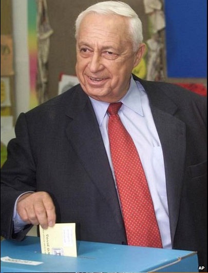 Cuộc đời qua ảnh của cỗ xe ủi Israel