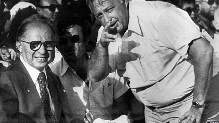 Cuộc đời qua ảnh của cỗ xe ủi Israel