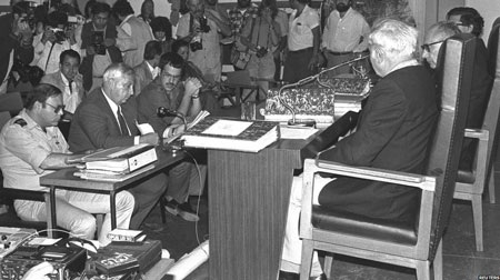 Cuộc đời qua ảnh của cỗ xe ủi Israel