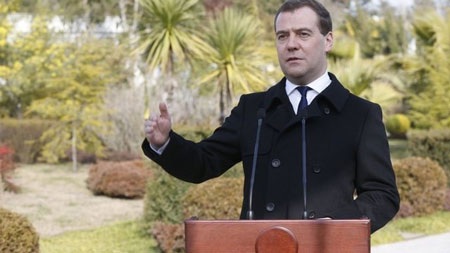 Thủ tướng Nga cáo buộc giới chức lâm thời Ukraine “nổi loạn vũ trang” - 1 Thủ tướng Nga Medvedev lên án cuộc phế truất ông Yanukovych.