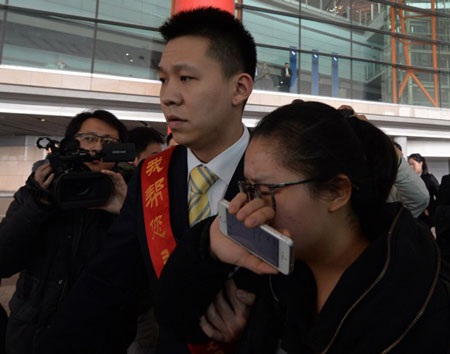 Nước mặt và giận dữ đợi tin về máy bay Malaysia