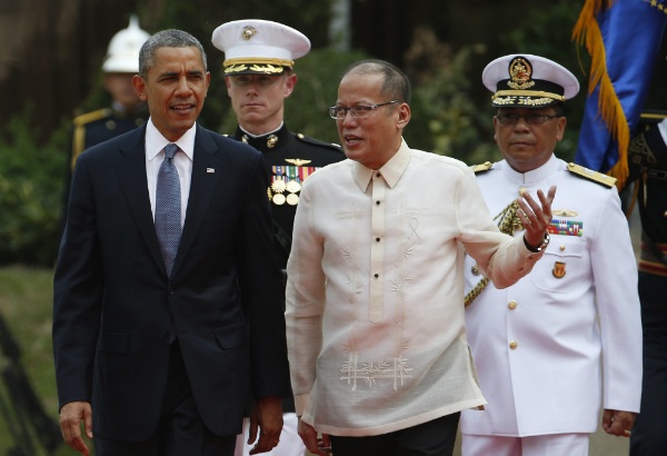 Obama: Thỏa thuận quân sự với Philippines tăng cường an ninh châu Á - 1 Tổng thống Obama và người đồng cấp Philippines trong cuộc gặp tại Nhà Trắng năm 2012.