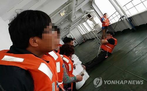 Đắm phà Hàn Quốc: Hành khách mất cơ hội thoát chết vì chỉ dẫn sai? - 1 Đắm phà Hàn Quốc: Hành khách mất cơ hội thoát chết vì chỉ dẫn sai?